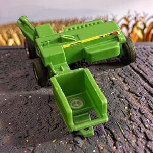 John Deere #338 Square Bailer Die Cast Farm Vehicle A62